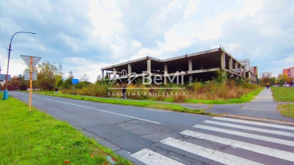 Komerčný objekt s pozemkom na predaj - Lučenec