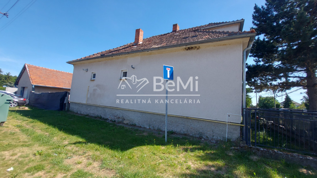 Predaj rodinný dom - Lúčnica nad Žitavou (251-12-JUF)