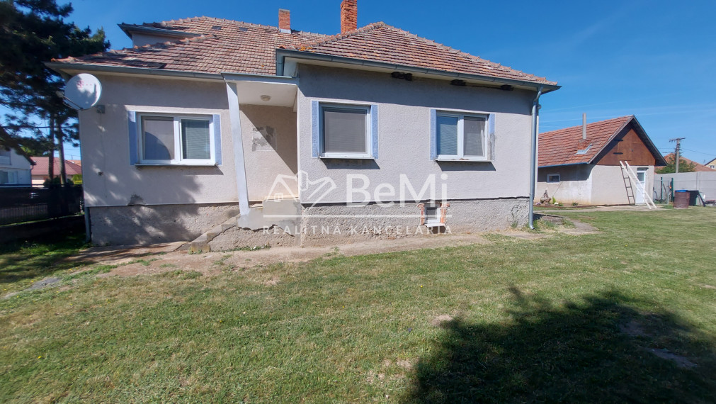 Predaj rodinný dom - Lúčnica nad Žitavou (251-12-JUF)