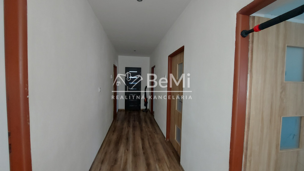 Predaj rodinný dom - Lúčnica nad Žitavou (251-12-JUF)
