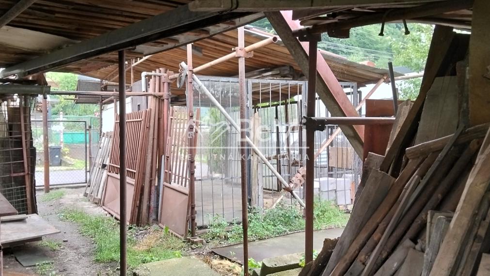 Predaj, 5 izbový rodinný dom - Žarnovica (019-12-ZOLAa)