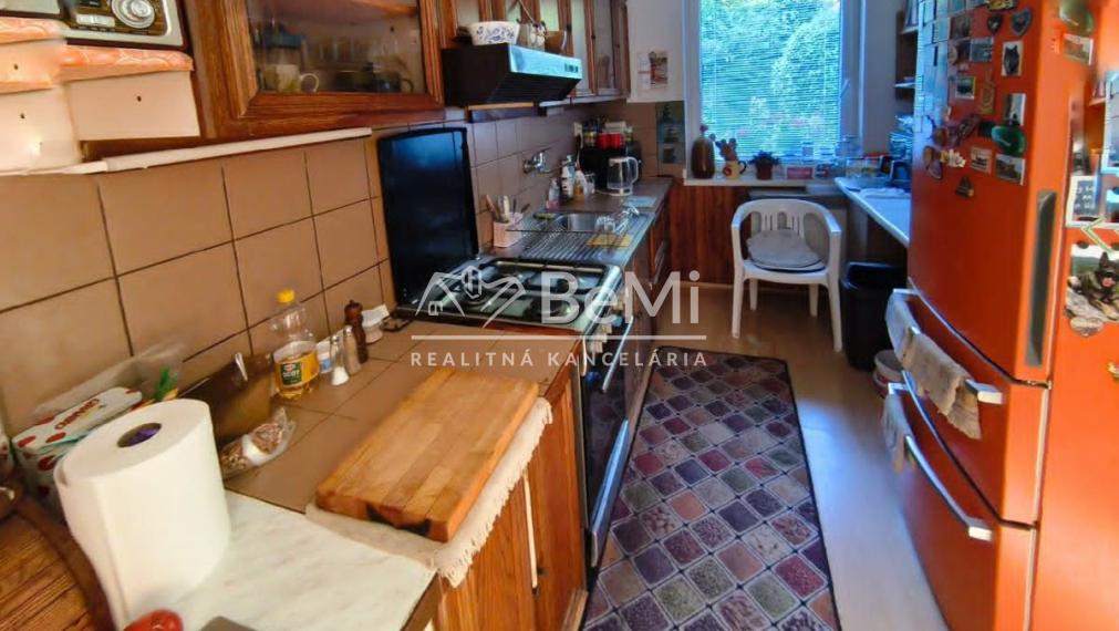 Predaj, 5 izbový rodinný dom - Žarnovica (019-12-ZOLAa)