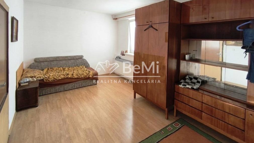 Predaj, 5 izbový rodinný dom - Žarnovica (019-12-ZOLAa)