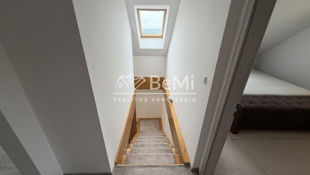 Predaj 5 izbový  rodinný dom Nitra-Zobor (249-12-JUF)