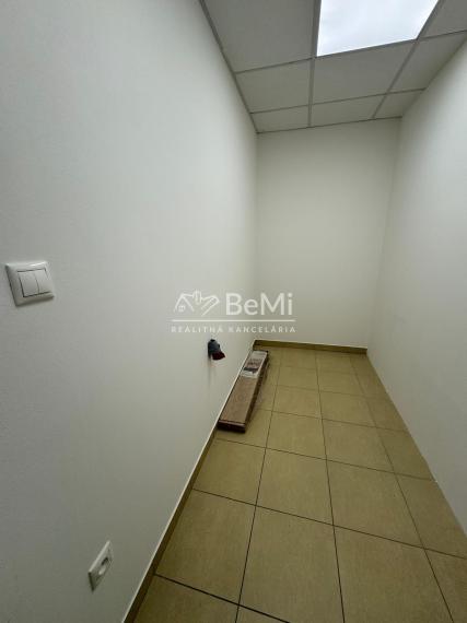Priestranný priestor na prenájom v centre Námestova