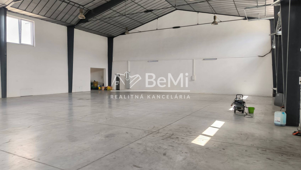Prenájom: Priestory, Kysucké Nové Mesto, 800m2 (212-27-PEMO)