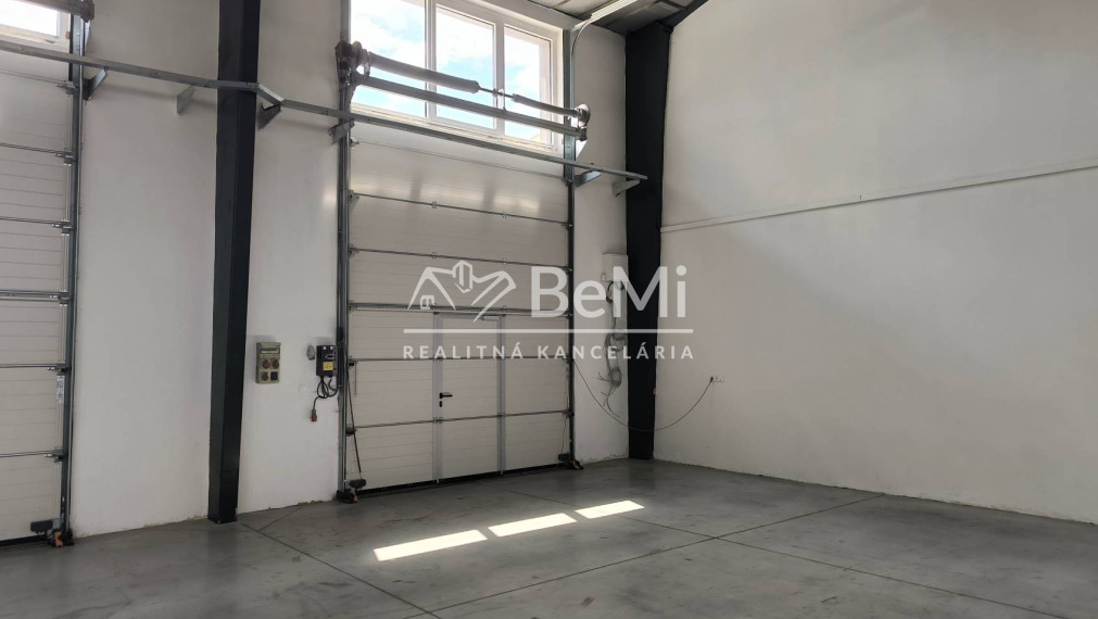 Prenájom: Priestory, Kysucké Nové Mesto, 800m2 (212-27-PEMO)