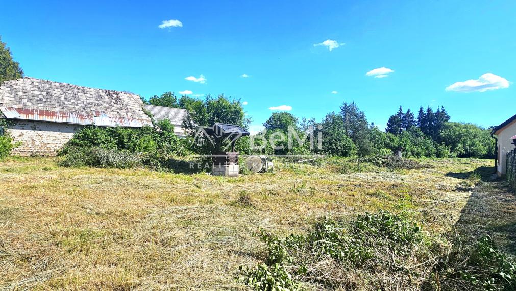 STAVEBNÝ POZEMOK 1857m2 PRI TEPLOM VRCHU - NA PREDAJ