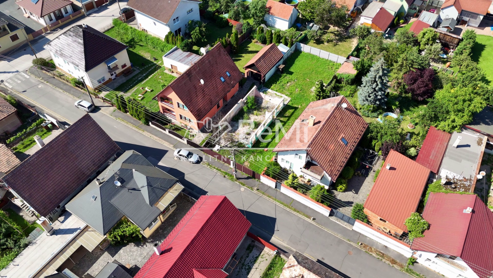 STAVEBNÝ POZEMOK V RIMAVSKEJ SOBOTE - NA PREDAJ