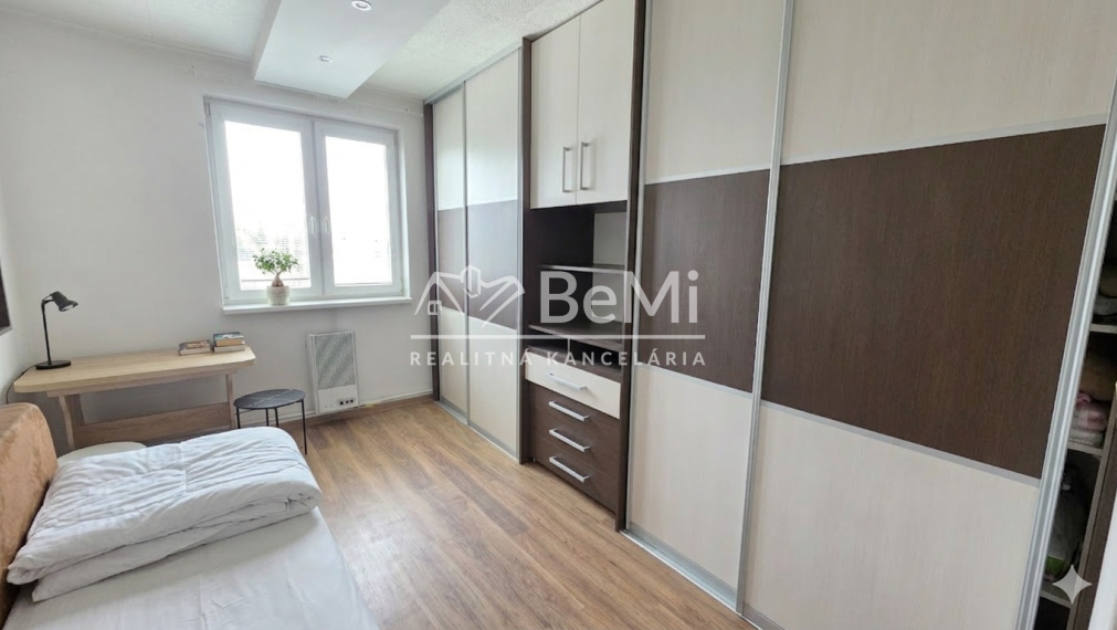 Slnečný 2,5 -izbový byt 66 m² v Pobedime  balkón, klimatizácia