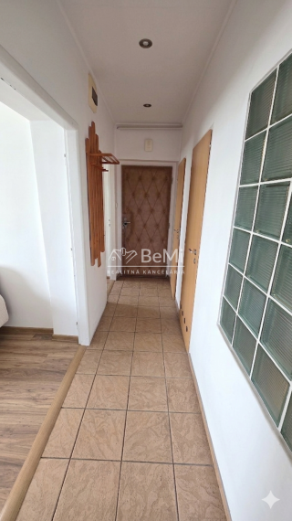 Slnečný 2,5 -izbový byt 66 m² v Pobedime  balkón, klimatizácia