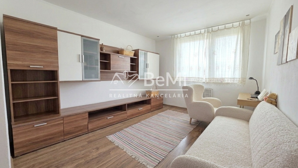 Slnečný 2,5 -izbový byt 66 m² v Pobedime  balkón, klimatizácia