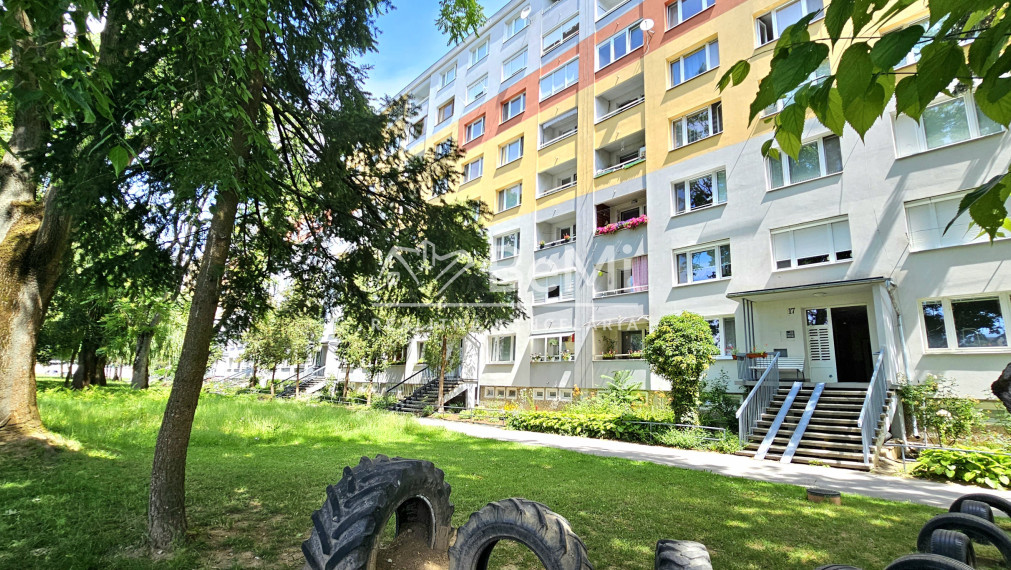 KRÁSNY 3 IZBOVÝ BYT S LODŽIOU NA SÍDLISKU RIMAVA - NA PREDAJ