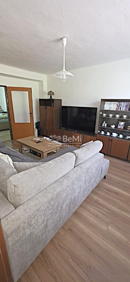 Predaj, priestranný 2-izbový byt Kremnica (021-112-ZOLA)