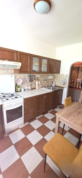 Predaj, priestranný 2-izbový byt Kremnica (021-112-ZOLA)