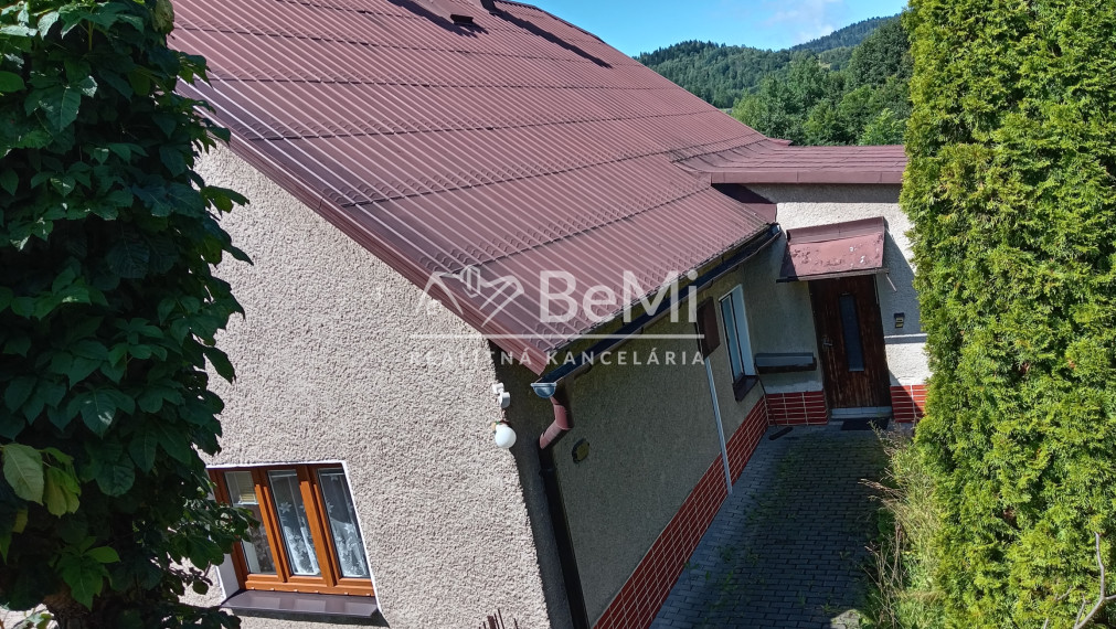 Rezervované: Rodinný dom,1254m2,Skalité, okr.CA(269-12-MACH)