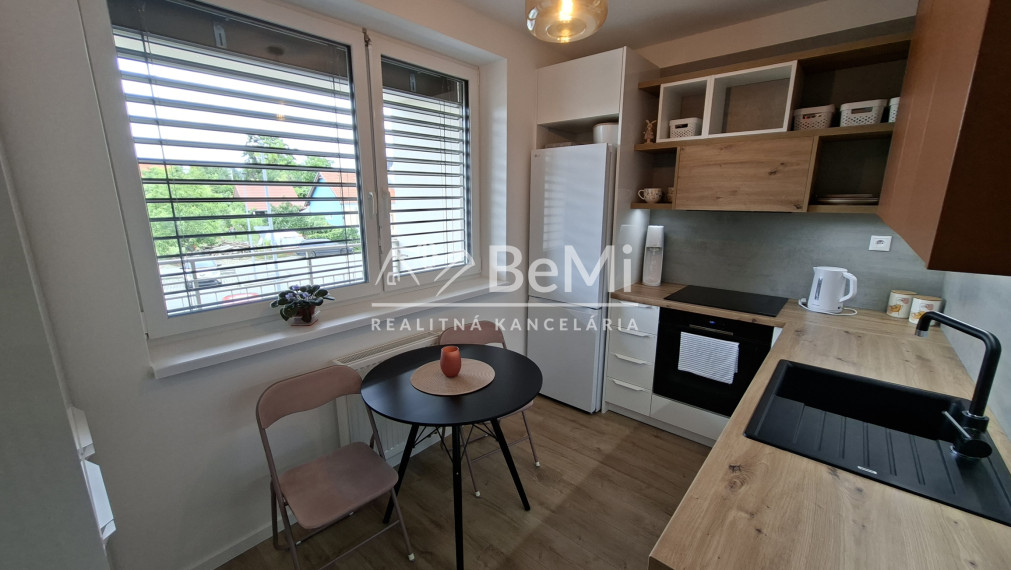2+KK BYT S LOGGIOU V OBCI ZAVAR | KOMPLETNE ZARIADENÝ | STAČÍ SA NASŤAHOVAŤ ID 046-113-EVBA