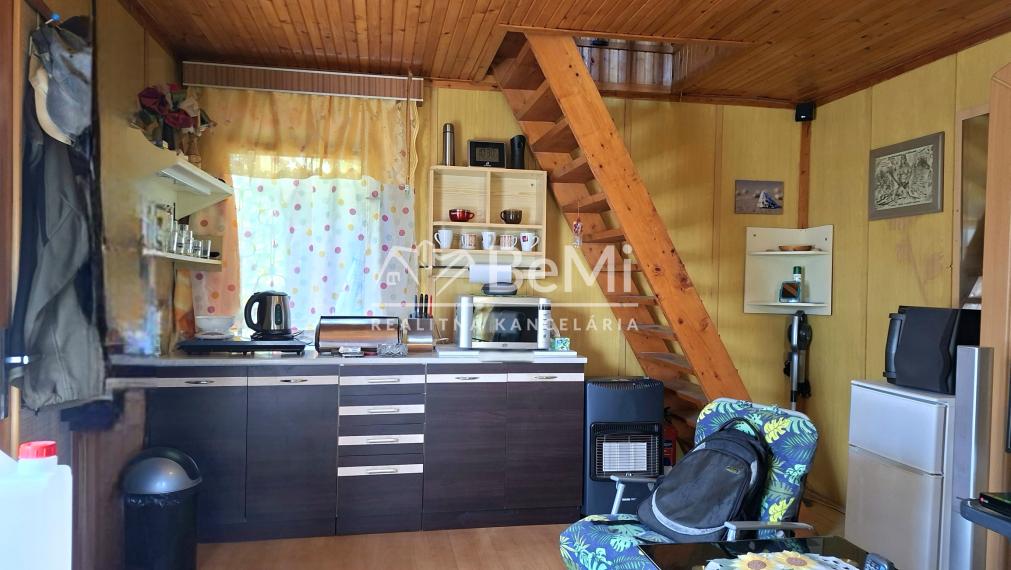 Predaj, dvojpodlažná záhradná chatka, Lutila (023-13-ZOLAa)