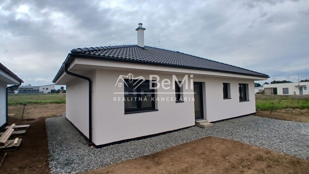 Predaj, krásna novostavba 4-izbového RD, bungalov -  Levice  (020-12-MIMI)