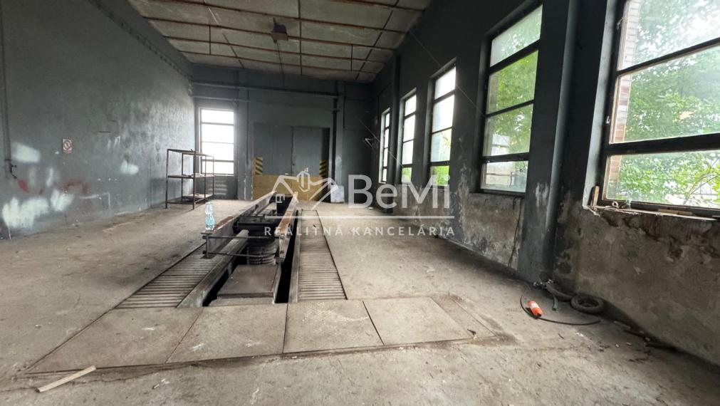 Priemyselný areál, 4 budovy – bývalý Agropodnik Medzibrodie