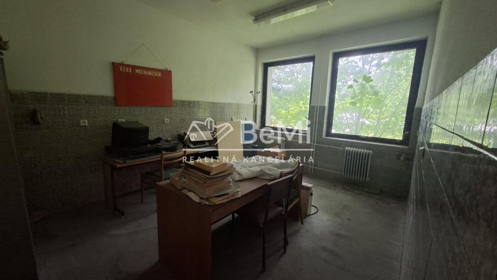 Priemyselný areál, 4 budovy – bývalý Agropodnik Medzibrodie