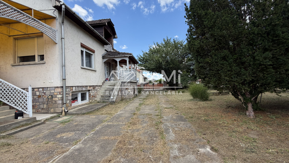 Dvojgeneračný rodinný dom v obci Halmaj- Maďarsko -PREDAJ