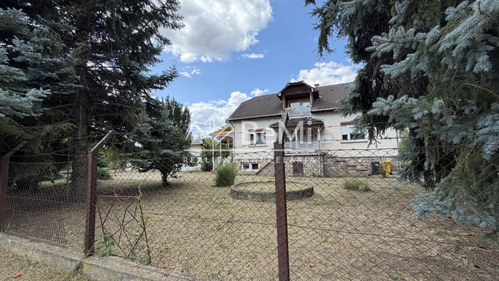 Dvojgeneračný rodinný dom v obci Halmaj- Maďarsko -PREDAJ