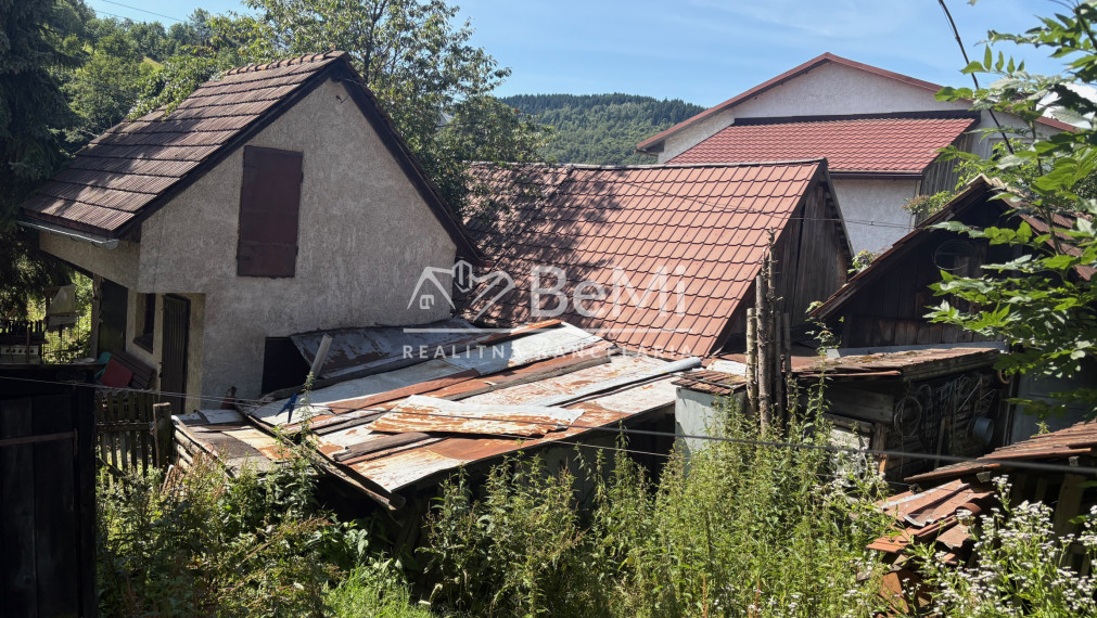 Rezervované: Rodinný dom,1254m2,Skalité, okr.CA(269-12-MACH)