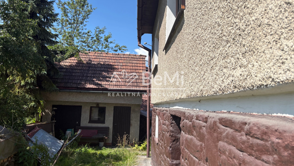 Rezervované: Rodinný dom,1254m2,Skalité, okr.CA(269-12-MACH)