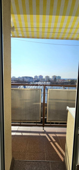 NA PRENÁJOM - 2,5 IZBOVÝ ZARIADENÝ BYT S BALKÓNOM