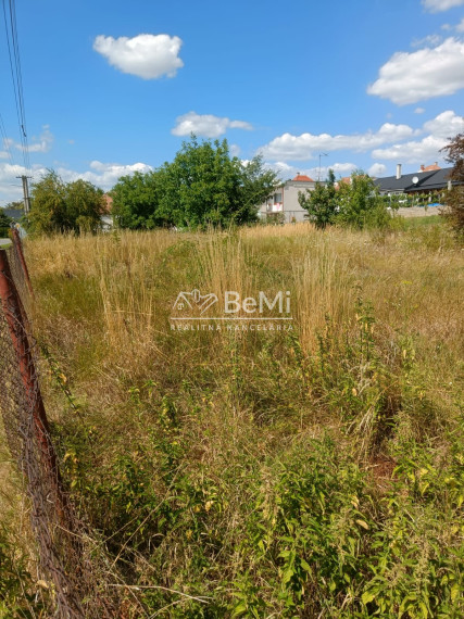 Stavebný pozemok Kuzmice 641 m² - Exkluzívna ponuka 022-14-RAKOE