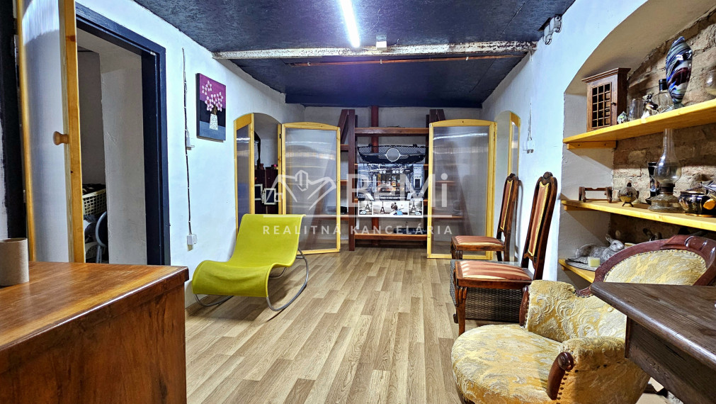 VÝNIMOČNÝ DOM V CENTRE RIMAVSKEJ SOBOTY - NA PREDAJ