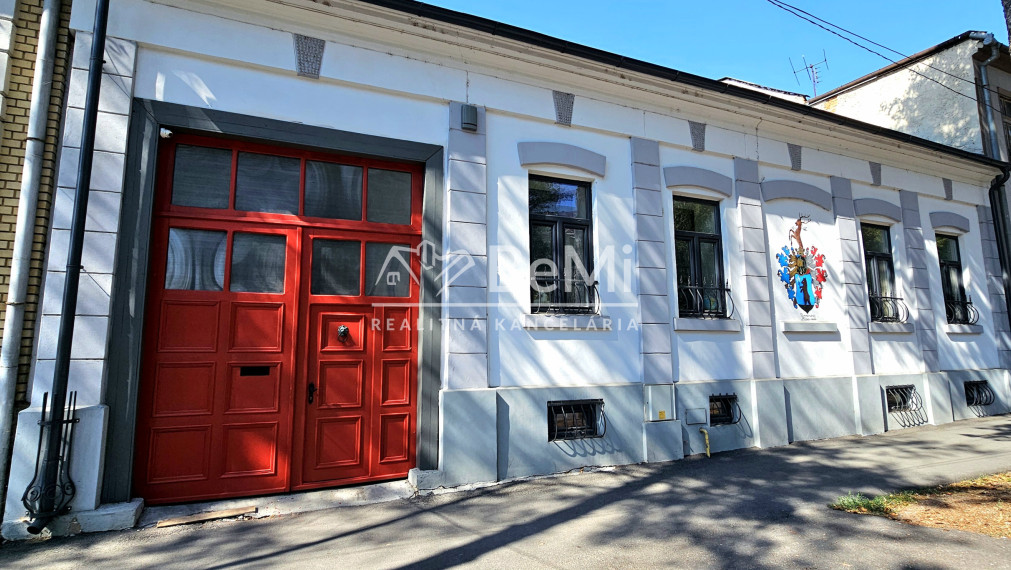 VÝNIMOČNÝ DOM V CENTRE RIMAVSKEJ SOBOTY - NA PREDAJ
