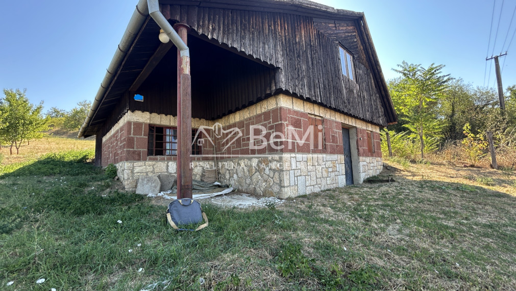 Predaj, Chata,  viničný dom, vinica   LEVICE 121-13-MIJK