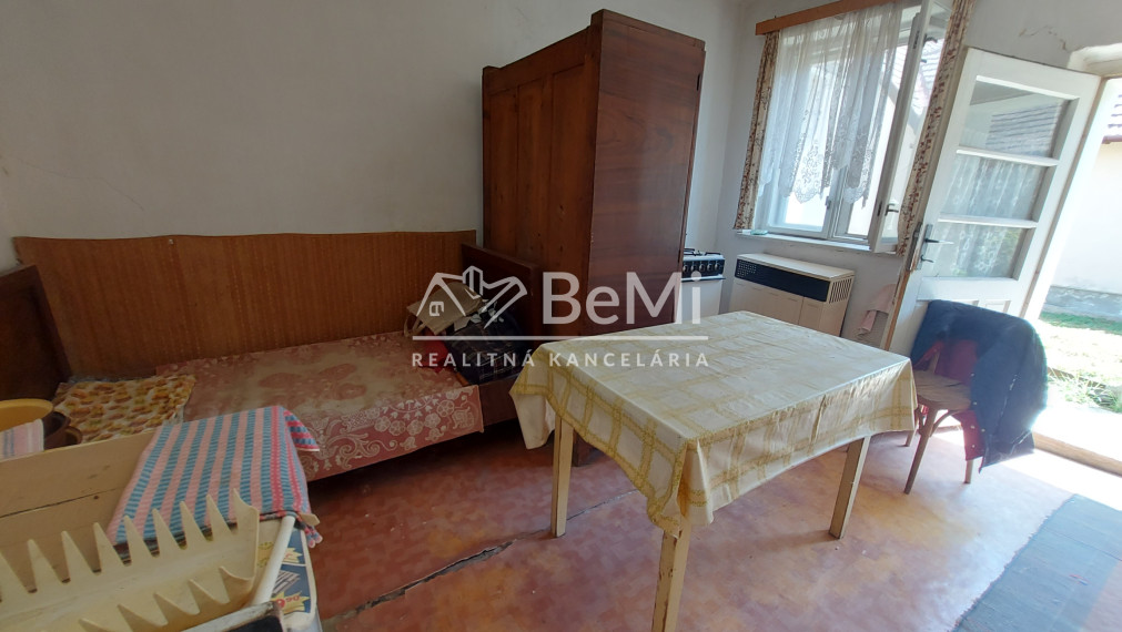 Predaj starší rodinný dom obec Lukáčovce pri Nitre(253-12-JUF)