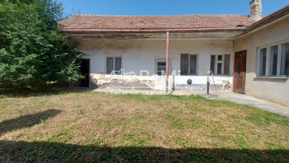 Predaj starší rodinný dom obec Lukáčovce pri Nitre(253-12-JUF)