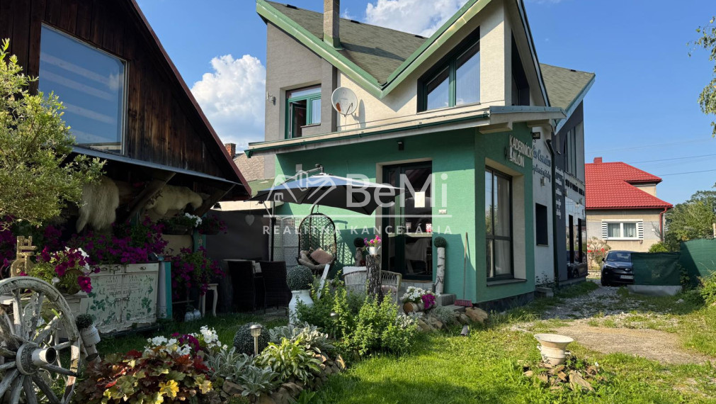 Rodinný dom s polyfunkčným využitím – Lokca