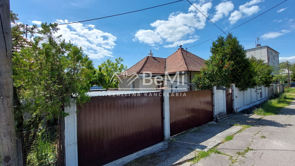 Na predaj rodinný dom v obci Krtovce ID 232-12-LUGUE