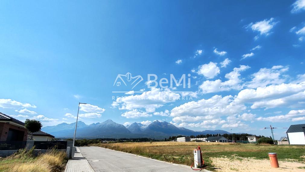 Pozemok pre stavbu RD Mlynica s výhľadom na Tatry