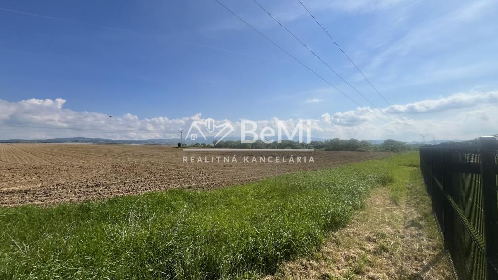 Invevstičný, rovinatý pozemok 5002 m2, Zvolenská Slatina 3D