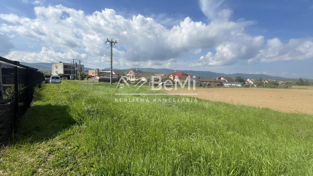 Invevstičný, rovinatý pozemok 5002 m2, Zvolenská Slatina 3D