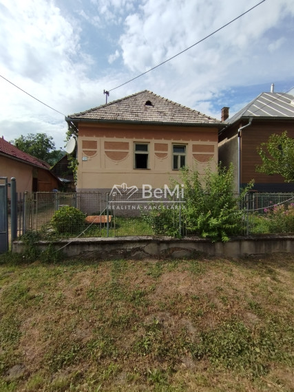 Sedliacky dom so záhradou na predaj-Kotmanová