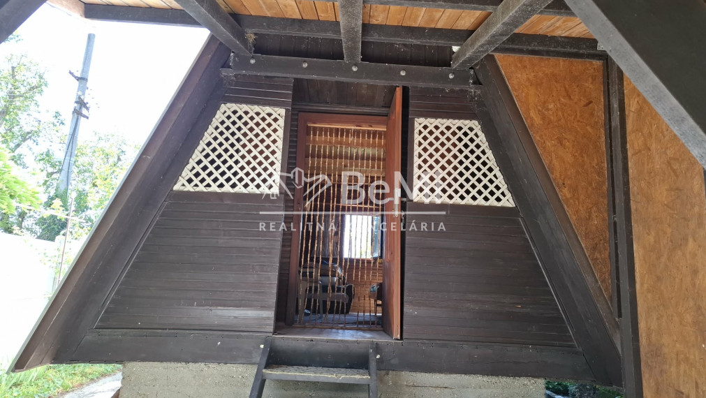 Predaj chatka s pozemkom - Šahy (041-13-PEKR)