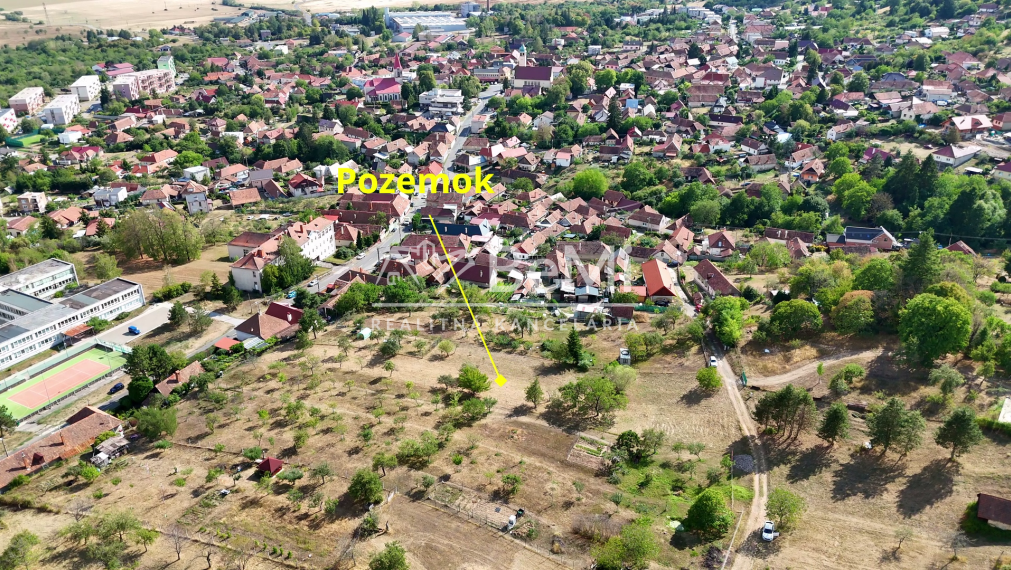 EXKLUZÍVNE, Stavebný pozemok 1 972 m² - Pukanec (062-12-SIHA)
