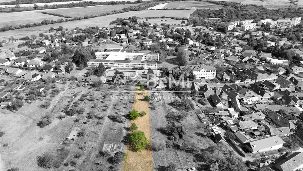 EXKLUZÍVNE, Stavebný pozemok 1 972 m² - Pukanec (062-12-SIHA)