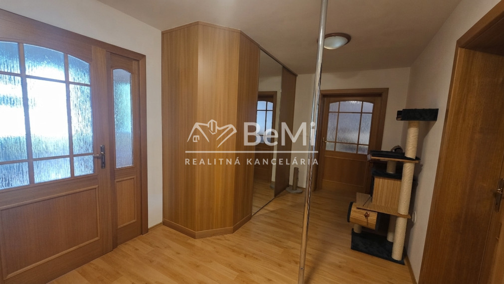 Exkluzívny rodinný dom –  bungalov s uzavretým vstupom
