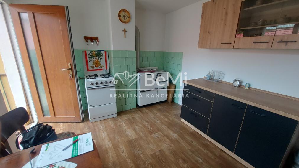 Predaj rodinný dom Černík, pozemok 2486m2, okr. Nové Zámky(254-12-JUF)