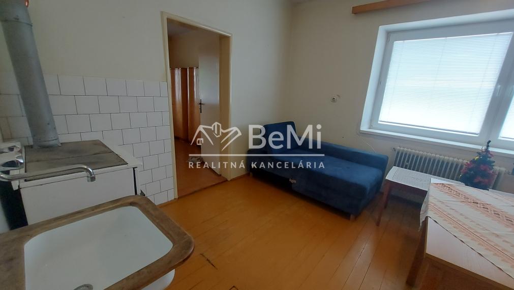 Predaj rodinný dom Černík, pozemok 2486m2, okr. Nové Zámky(254-12-JUF)
