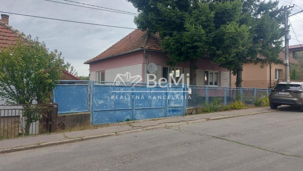 Predaj rodinný dom Černík, pozemok 2486m2, okr. Nové Zámky(254-12-JUF)