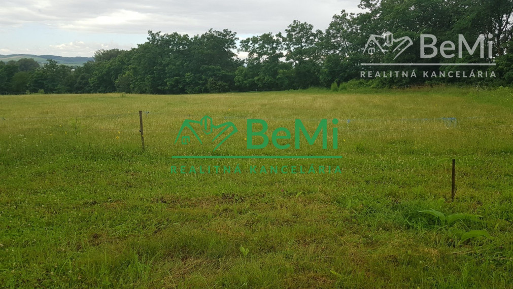 Na predaj krásny, stavebný pozemok v obci Abaujvar 900m2